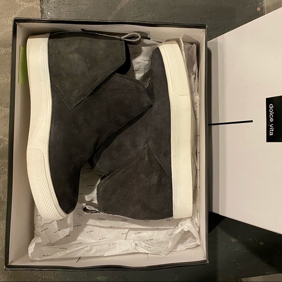 Dolce Vita Walker Sneakers - Picture 5 of 5